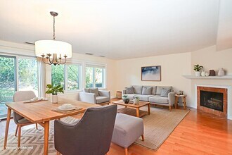 697 Hammond St in Brookline, MA - Building Photo - Building Photo