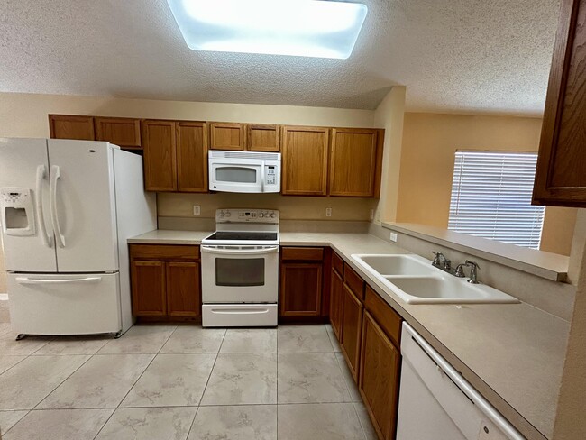 830 NW Greenwich Ct in Port St. Lucie, FL - Building Photo - Building Photo