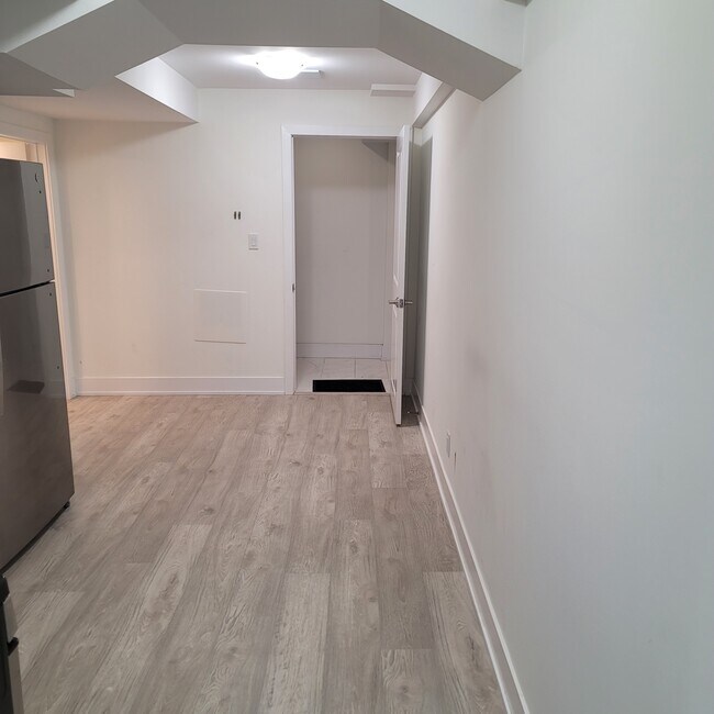 324 Chatfield Dr in Vaughan, ON - Building Photo - Building Photo