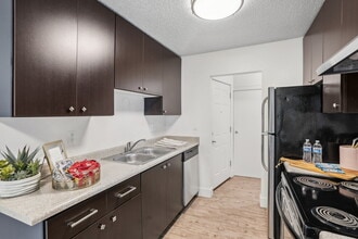 Beverly Grove Apartments in Portland, OR - Building Photo - Building Photo