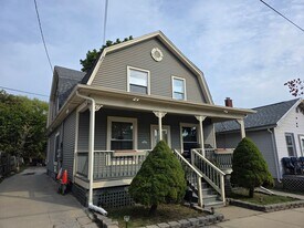 1214 Hamilton St in Racine, WI - Building Photo