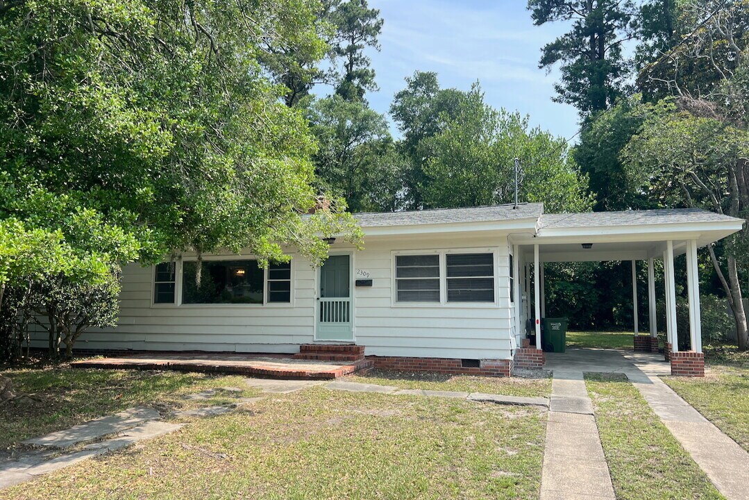 2309 Camellia Dr in Wilmington, NC - Foto de edificio
