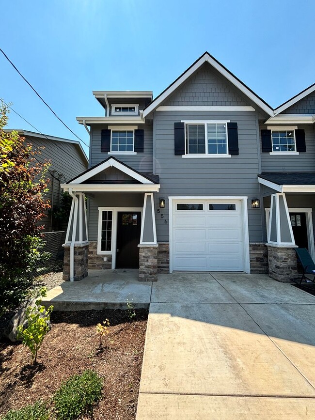 property at 556-558 Harrison St