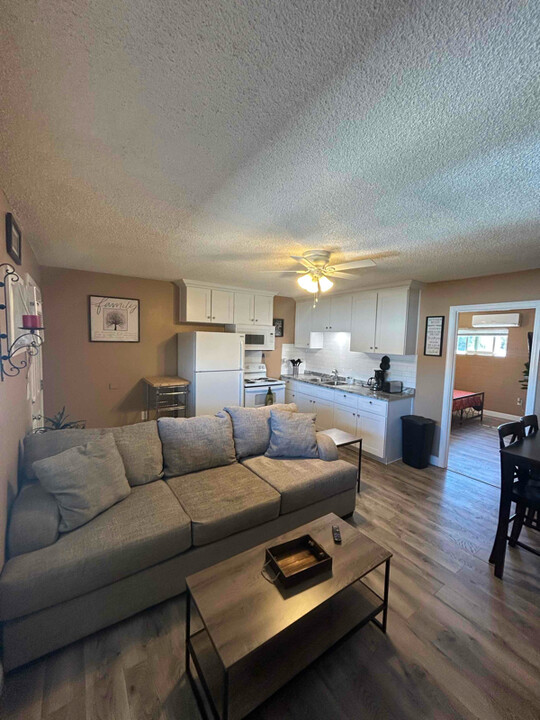 455 Moser Ave in Bullhead City, AZ - Foto de edificio