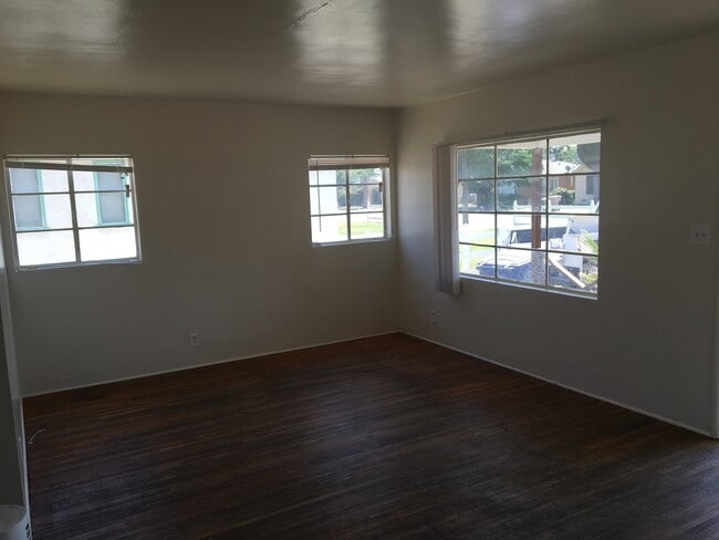 property at 1130 Bank St