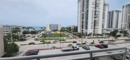 1600 S Ocean Dr in Hollywood, FL - Building Photo - Building Photo