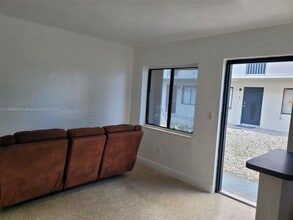 154 W 26th St in Hialeah, FL - Building Photo - Building Photo