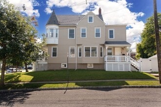 122 N Fullerton Ave in Montclair, NJ - Building Photo - Building Photo