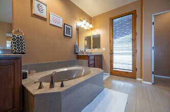 123 E Castlefield Cir in Tucson, AZ - Building Photo - Building Photo