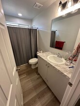 1825 SW Besra Dr in Mountain Home, ID - Foto de edificio - Building Photo