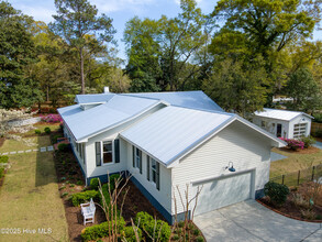 6336 Greenville Sound Rd in Wilmington, NC - Foto de edificio - Building Photo