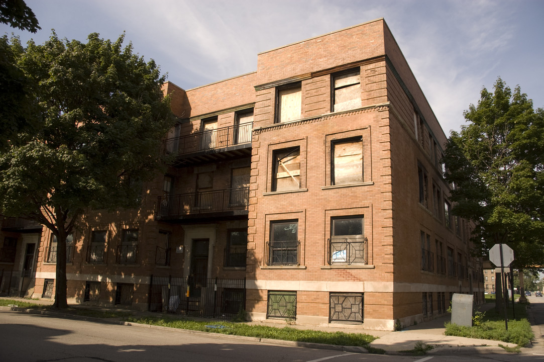 4801 S Calumet Ave in Chicago, IL - Building Photo