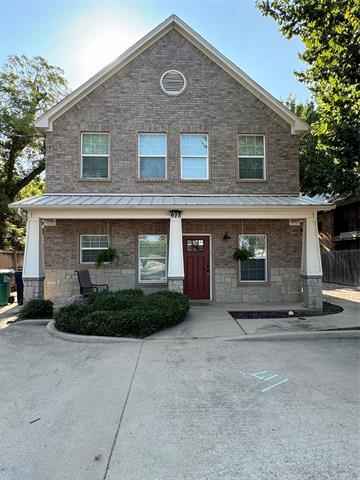 918 Bernard St in Denton, TX - Foto de edificio