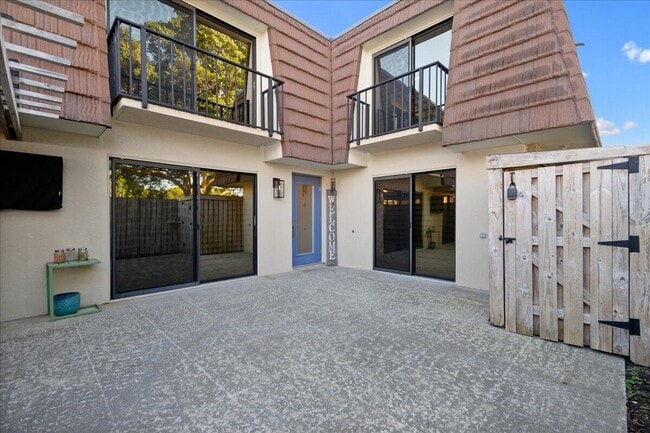 709 7th Ln in Palm Beach Gardens, FL - Building Photo - Building Photo