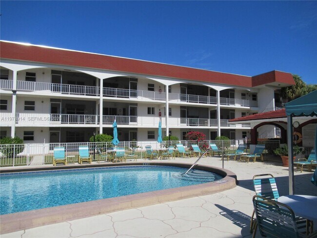 property at 580 Egret Dr