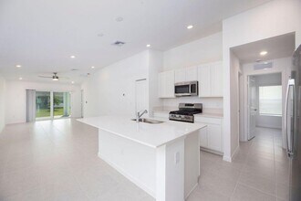 11146 NW Fernbrook Dr in Port St. Lucie, FL - Building Photo - Building Photo