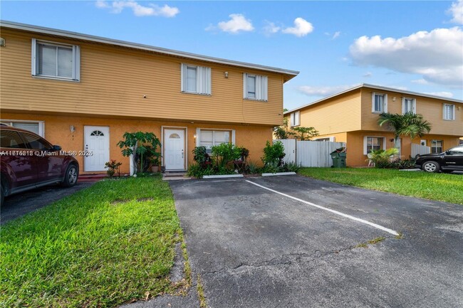 35 NE 12th Ave in Homestead, FL - Building Photo - Building Photo