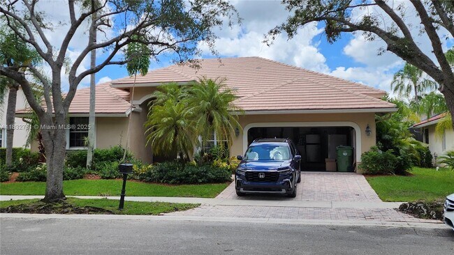 property at 2610 Oakbrook Ct