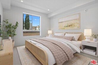 11727 Kiowa Ave in Los Angeles, CA - Foto de edificio - Building Photo