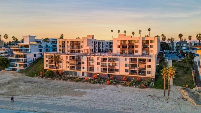 1140 E Ocean Blvd, Unit 235 in Long Beach, CA - Building Photo - Building Photo
