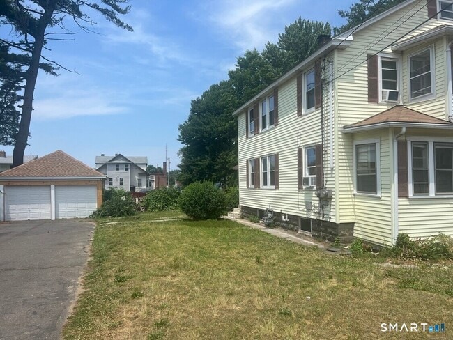 24-26-26 Judson Ave in East Hartford, CT - Building Photo - Building Photo