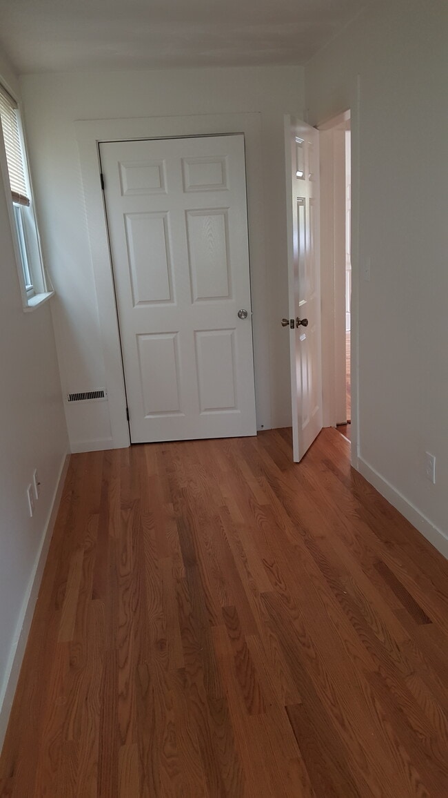 18 Rockingham St, Unit 1 in Lynn, MA - Building Photo - Building Photo
