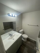 417 N Washington Ave 8 family in Waukesha, WI - Building Photo - Interior Photo