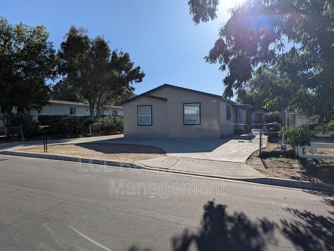 property at 25116 Ave Vizcaya