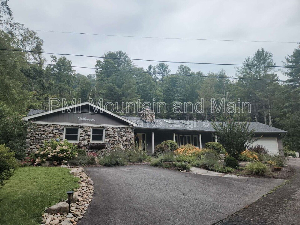 53 Jump Cove Rd in Weaverville, NC - Building Photo
