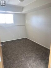 23 Highlands Pl W in Lethbridge, AB - Building Photo - Building Photo