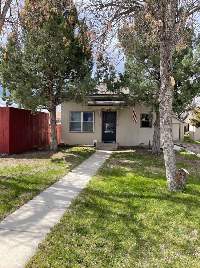 property at 725 Broadway St