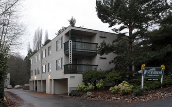 Windinbrook Apartments in Seattle, WA - Foto de edificio - Building Photo