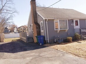 188 Lexington St in Newton, MA - Building Photo - Building Photo