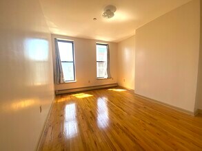 205 Knickerbocker Ave in Brooklyn, NY - Building Photo - Building Photo