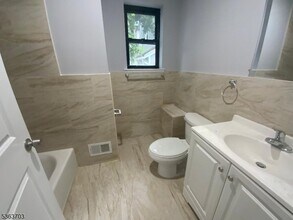 323 Montclair Ave in Newark, NJ - Building Photo - Building Photo
