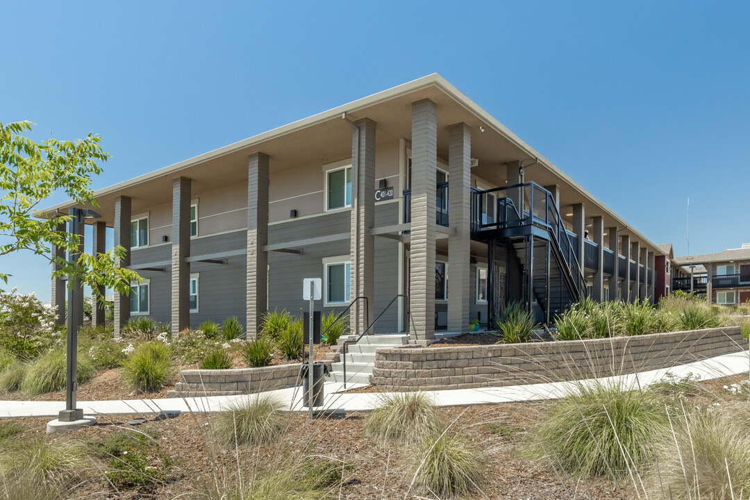 Courtyards on Orange Grove in North Highlands, CA - Building Photo