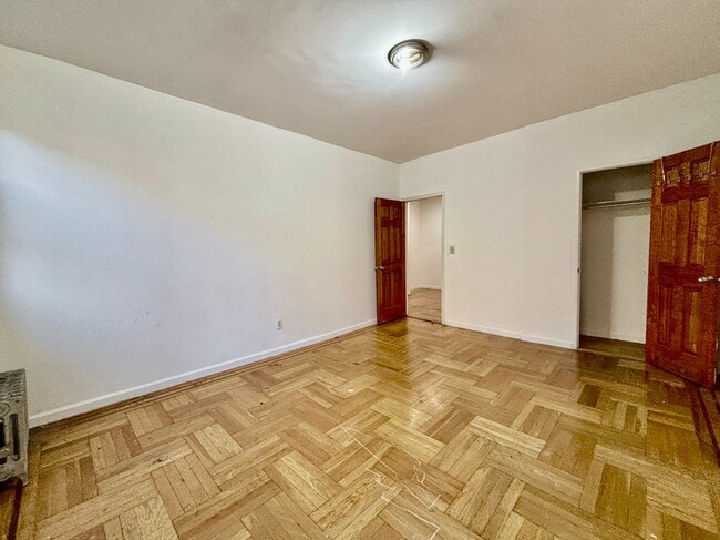 30 Dongan Pl in New York, NY - Building Photo - Building Photo