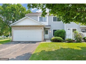 1747 Weston Ln in Shakopee, MN - Building Photo