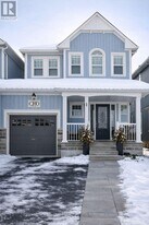 39 Robb Ln in Clarington, ON - Building Photo