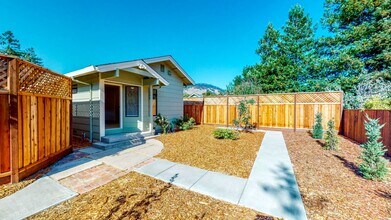 998 Baird Rd in Santa Rosa, CA - Building Photo - Building Photo