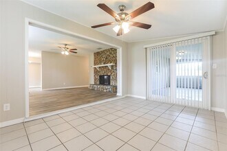 3929 Chaucer Ln in Sarasota, FL - Building Photo - Building Photo