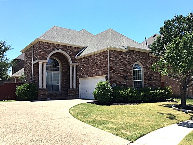 1006 Llano Trce in Irving, TX - Building Photo