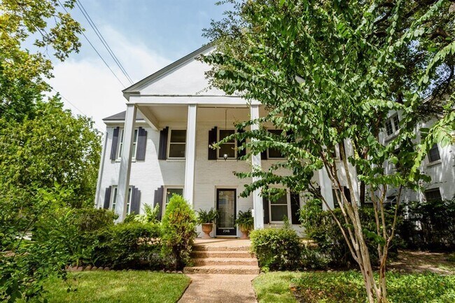 2348 McClendon St in Houston, TX - Building Photo - Building Photo