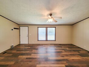 10754 S Lake Shore Dr in Conroe, TX - Building Photo - Building Photo