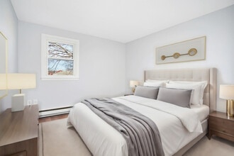 Brookview Townhomes in Westfield, MA - Building Photo - Building Photo