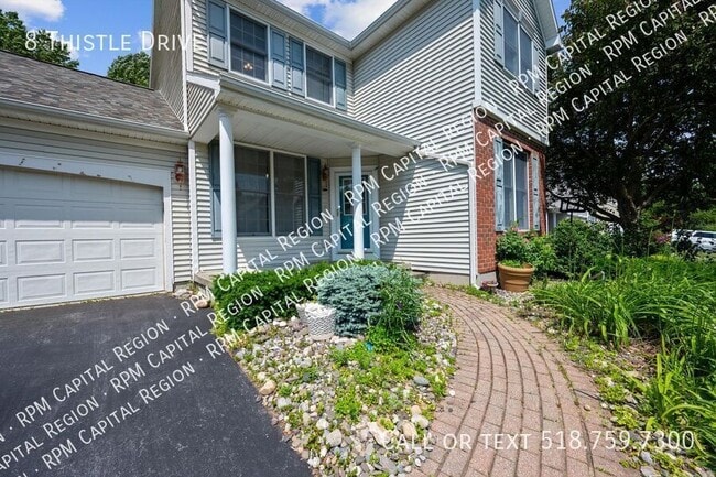 8 Thistle Dr in Ballston Spa, NY - Building Photo - Building Photo