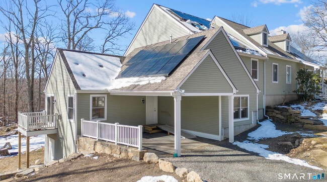 18 Madeline Dr in Ridgefield, CT - Building Photo - Building Photo