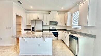 1158 Seaside Mist Trl in Kissimmee, FL - Building Photo - Building Photo