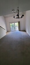 7131 Farralone Ave, Unit 83 in Canoga Park, CA - Building Photo - Building Photo