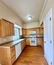 681 SE Glengarry Place in Bend, OR - Building Photo - Building Photo